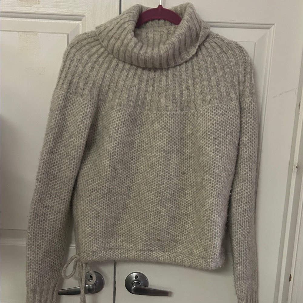 Madewell size small grey Turtleneck Sweater with bottom side tie